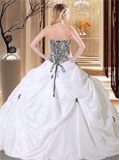 Retro Palace Lolita White Lady Quinceanera Ball Gown Tower Embroidery Design