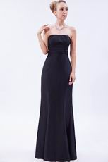 Inexpensive Strapless Black Taffeta Woman In Evening Gown