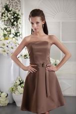 Strapless Knee-length Chocolate Bowknot Bridesmaid Dress