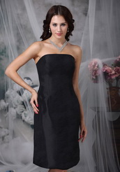 Black Strapless Knee-length Bridesmaid Dress Teenager Wear lovely