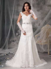 Sexy V-Neck Appliques Ivory Top Designer Wedding Dress Low Price