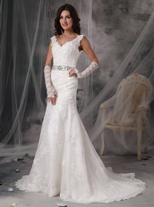 Sexy V-Neck Appliques Ivory Top Designer Wedding Dress Low Price