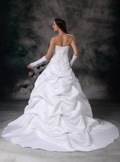 Sweetheart Beautiful Embroidery White Wedding Dress Puffy Low Price