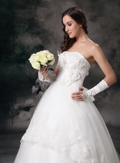 Lace And Net Hand Made Flowers Wedding Dress With Chapel Train Low Price