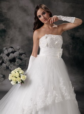 Lace And Net Hand Made Flowers Wedding Dress With Chapel Train Low Price