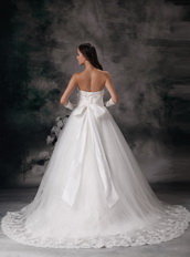 Lace And Net Hand Made Flowers Wedding Dress With Chapel Train Low Price