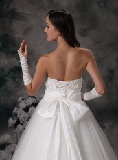 Lace And Net Hand Made Flowers Wedding Dress With Chapel Train Low Price