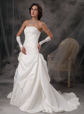 Strapless Pretty Lace Wedding Dress With Handcrafted Flowers Low Price