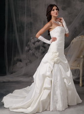 Strapless Pretty Lace Wedding Dress With Handcrafted Flowers Low Price