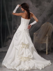 Strapless Pretty Lace Wedding Dress With Handcrafted Flowers Low Price