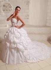 Sweetheart Appliques and Pick-ups Ball Gown Wedding Gowns With Chapel Train Low Price