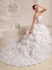 Sweetheart Appliques and Pick-ups Ball Gown Wedding Gowns With Chapel Train Low Price