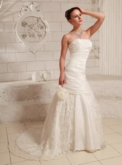 Top Seller Handcrafted Flower Customize Wedding Dress With Lace Low Price