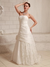 Top Seller Handcrafted Flower Customize Wedding Dress With Lace Low Price
