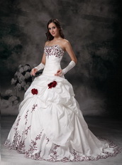 White Sweetheart Bridal Wedding Dress With Wine Red Embroidery Low Price