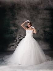 Beautiful Ball Gown Sweetheart Appliqued Wedding Bridal Gown Low Price