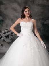 Beautiful Ball Gown Sweetheart Appliqued Wedding Bridal Gown Low Price