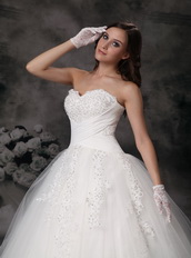 Beautiful Ball Gown Sweetheart Appliqued Wedding Bridal Gown Low Price