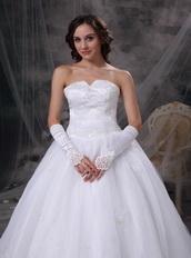V Shaped Strapless Organza Embrioderied Wedding Dress Low Price