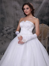 V Shaped Strapless Organza Embrioderied Wedding Dress Low Price