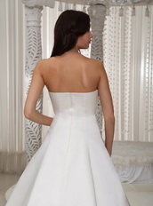 Elegant Floor-length Ivory Wedding Dress With Lace Decorate Low Price