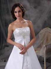 Beautiful Strapless Embriodery Wedding Bridal Dress In White Low Price