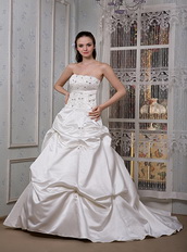 Custom Fit Off White Luxurious Strapless Puffy Wedding Gowns Low Price