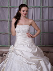 Gorgeous Strapless Chapel Train Off White Western Wedding Dress Low Price