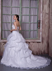 Strapless White Organza Embroideried Wedding Dress Customized Low Price