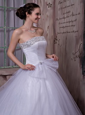 Simple Strapless Chapel Train Puffy Wedding Dress Made By Net Low Price