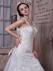 Luxurious Wide Straps Appliques Wedding Dress With Beads Emberllish Low Price