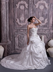 Princess Sweetheart Big Train Taffeta Embroidery Discount Wedding Dress Low Price