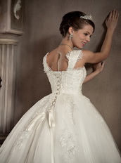 Modest Ball Gown Square Wide Straps Chapel Train Lace Bridal Gowns Low Price