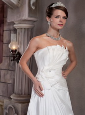 Discount A-line Strapless Wedding Dress With Handmade Flowers Decorate Low Price