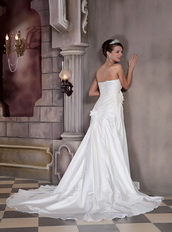 Discount A-line Strapless Wedding Dress With Handmade Flowers Decorate Low Price