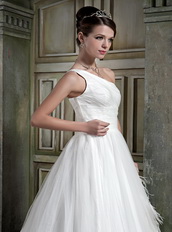 One Shoulder Floor Length Skirt Beautiful Wedding Dress With Feather Low Price