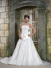 Custom Made Chapel Train Organza Strapless Wedding Gowns Designer Low Price