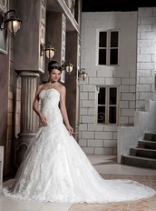 Unique Fabric Sweetheart Chapel Wedding Gowns With Appliques Low Price