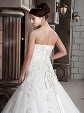 Unique Fabric Sweetheart Chapel Wedding Gowns With Appliques Low Price