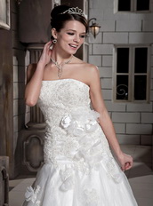 Handcrafted Flowers Emberllish Strapless Wedding Bridal Gowns Cheap Price Low Price