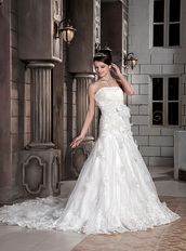 Handcrafted Flowers Emberllish Strapless Wedding Bridal Gowns Cheap Price Low Price