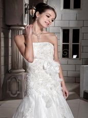 Handcrafted Flowers Emberllish Strapless Wedding Bridal Gowns Cheap Price Low Price