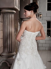 Handcrafted Flowers Emberllish Strapless Wedding Bridal Gowns Cheap Price Low Price