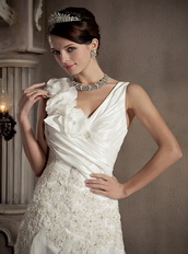 Pretty V-neck Appliques Wedding Dresses With Handmade Flowers Low Price