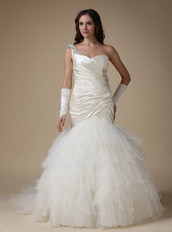 Fashionbale Wedding Dress One Shoulder Mermaid Ruffles Low Price