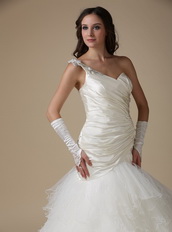 Fashionbale Wedding Dress One Shoulder Mermaid Ruffles Low Price