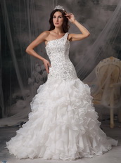 One Shoulder Ruffled Skirt Wedding Dress With Beaded Lace Low Price