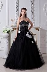 Sweetheart Balck Evening Gown With White Flowers Decorate