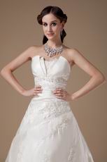 Appliqued A-line Chapel Train Outdoor Bride Wedding Dress