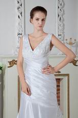 Modest V-Neck White Chapel Wedding Bridal Dress Stores